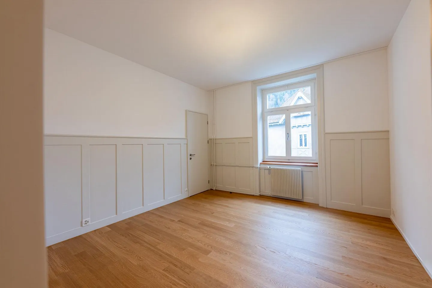 3.5 Room Art Nouveau Apartment with Fantastic City Views - Photo 7 of 9