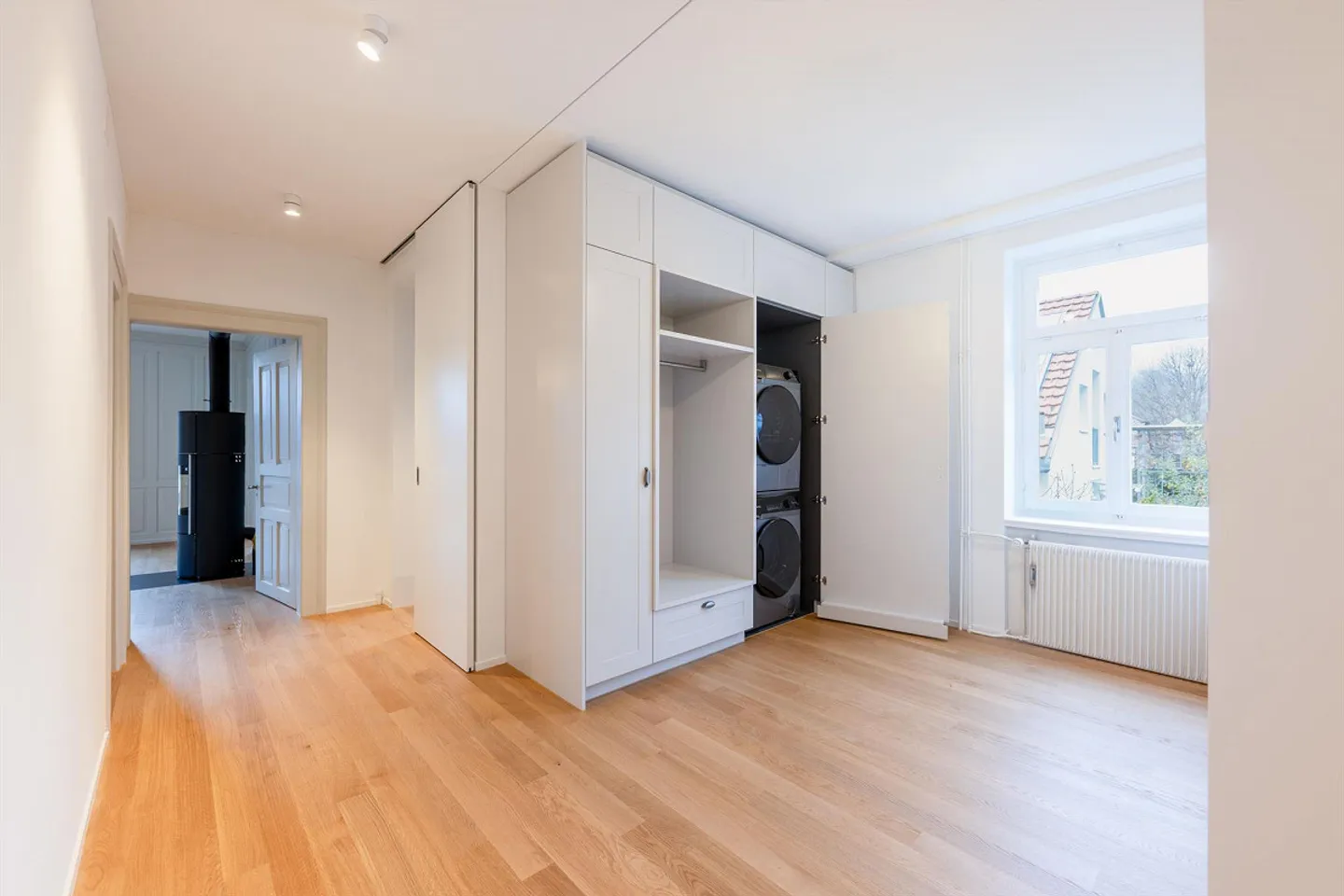 3.5 Room Art Nouveau Apartment with Fantastic City Views - Photo 8 of 9