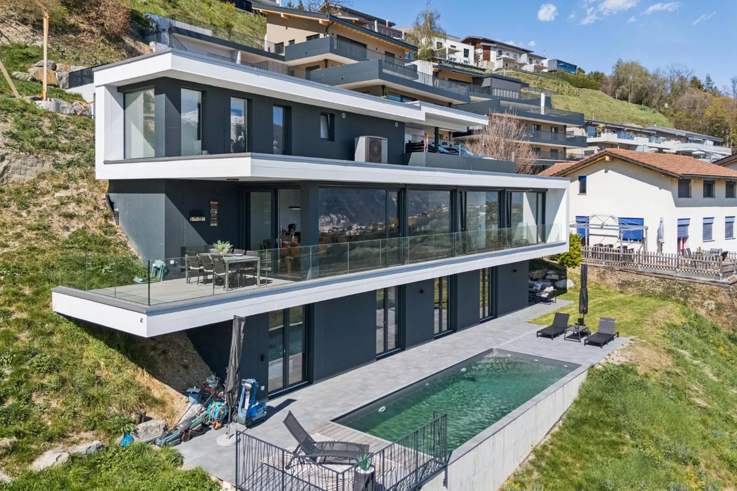 Villa di lusso con vista sulla pianura. - Foto 1 di 1