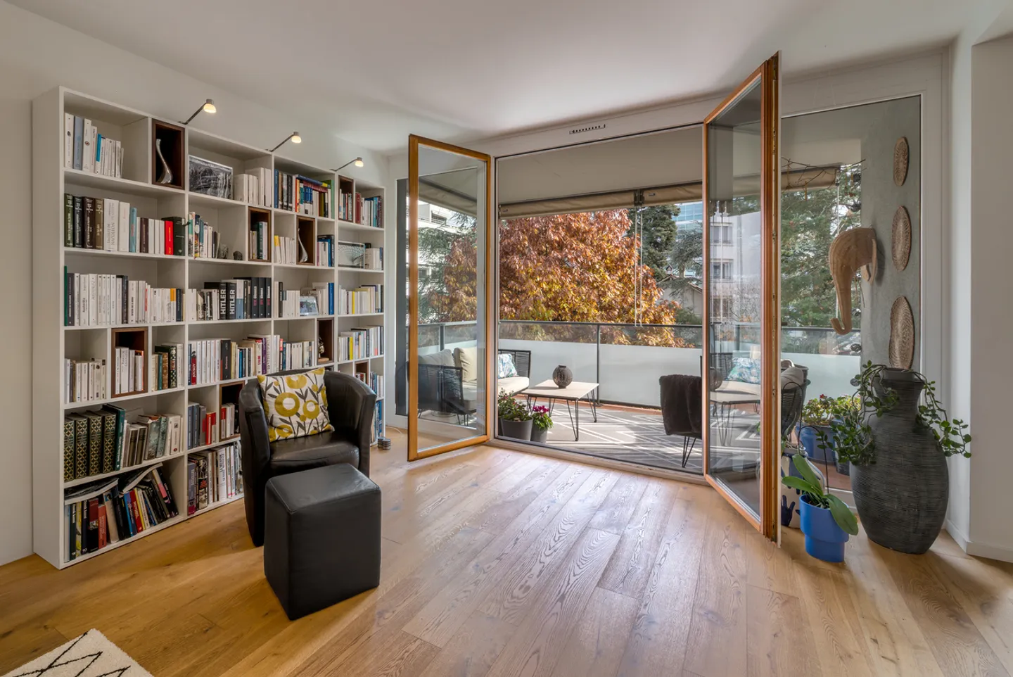 Bright 6-room apartment with large terrace renovated - Photo 15 of 15