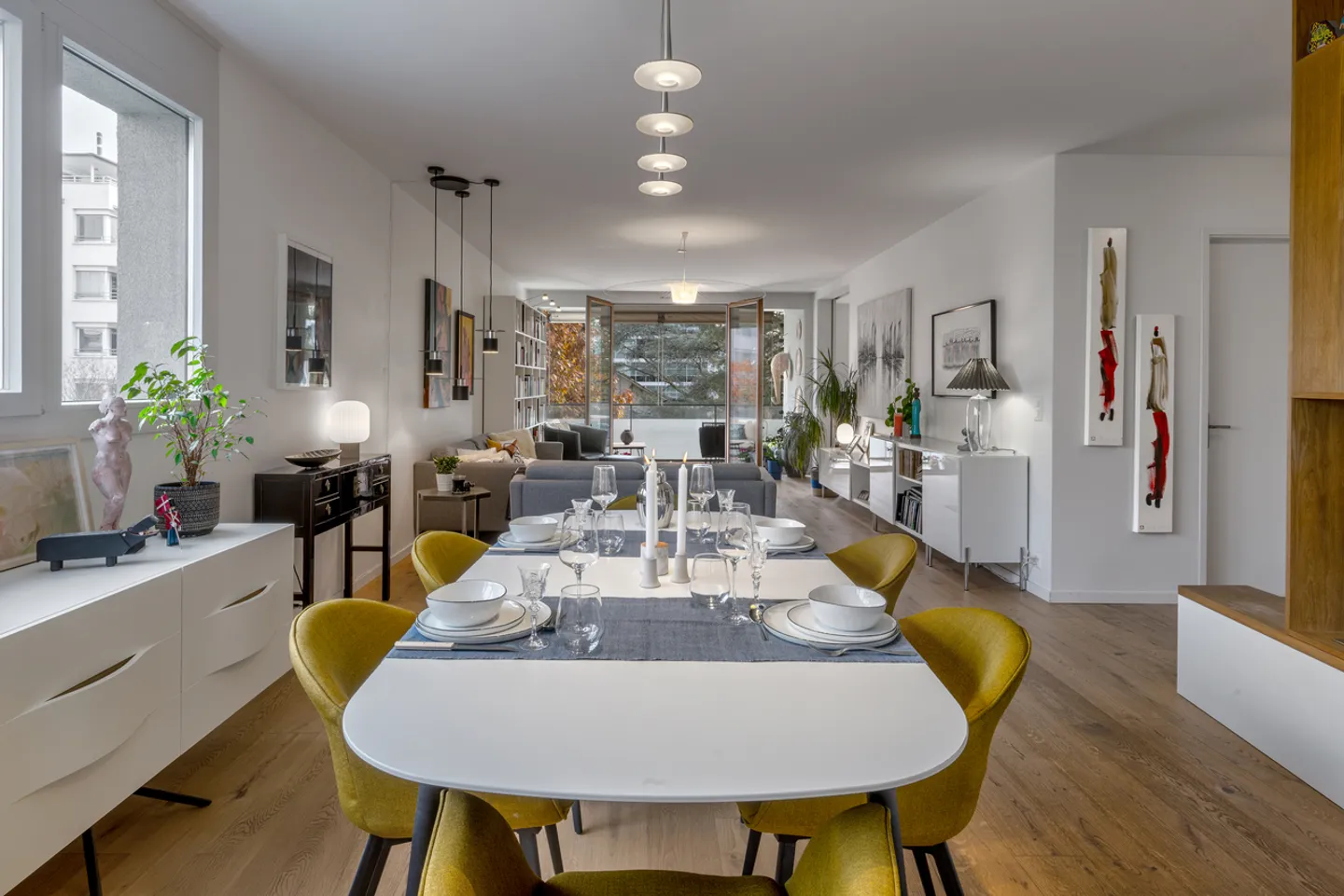 Bright 6-room apartment with large terrace renovated - Photo 4 of 15