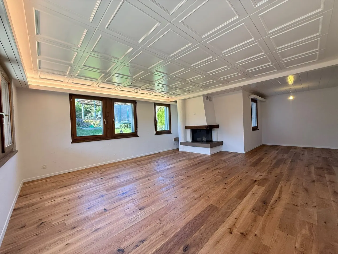 Quiet and central living in a privileged community - Photo 2 of 16