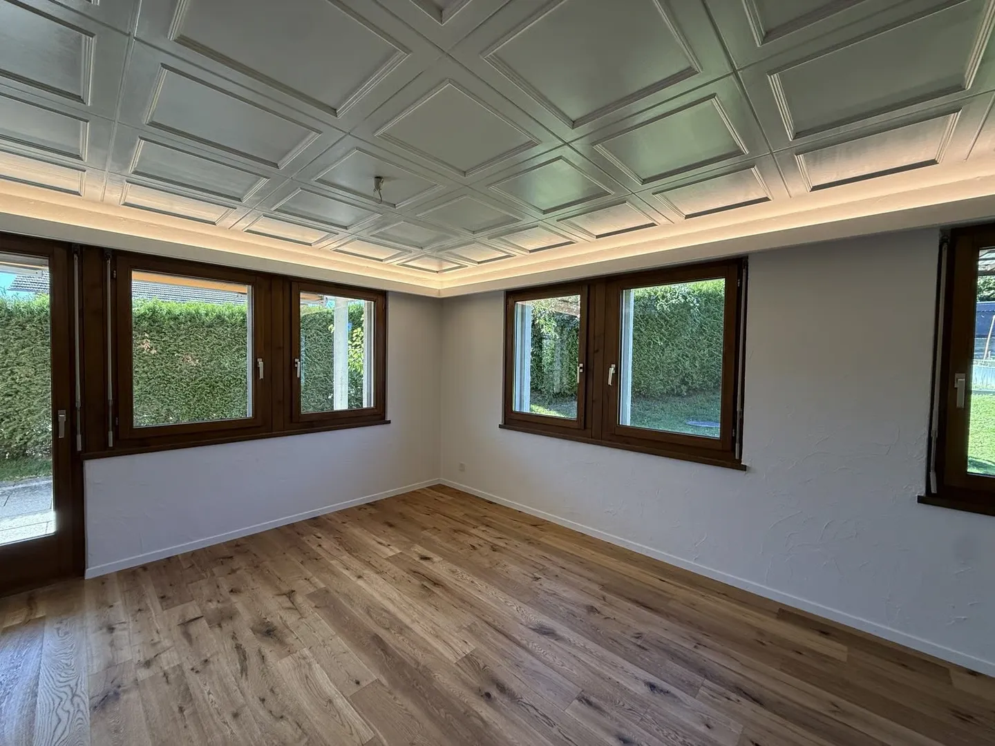 Quiet and central living in a privileged community - Photo 3 of 16