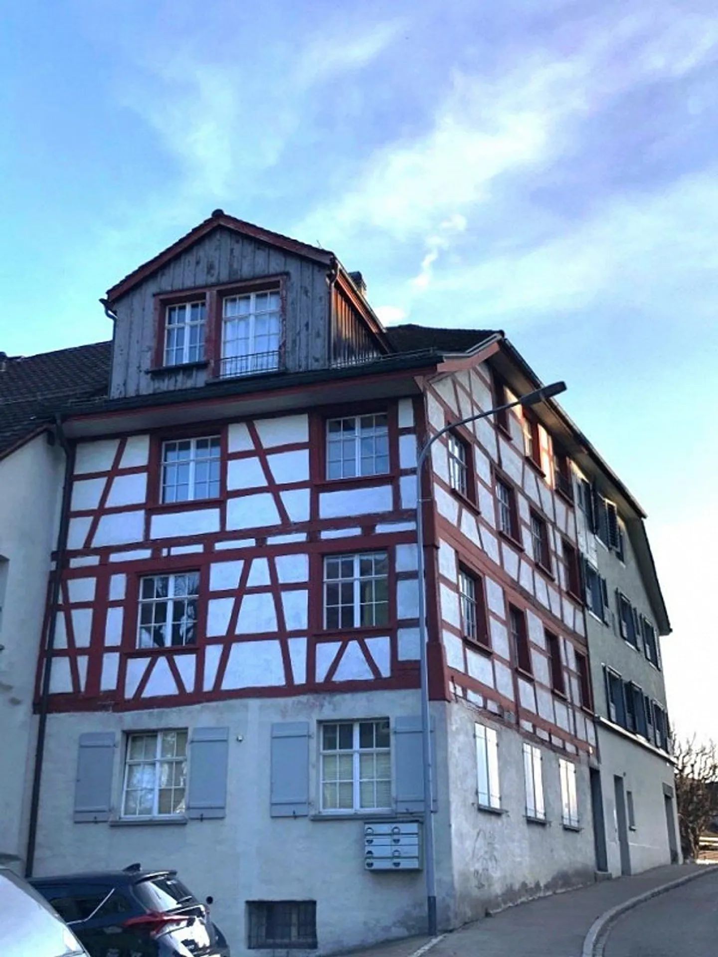 Grosszügige 2-Zimmer Altbau-Wohnung - Foto 1 di 10