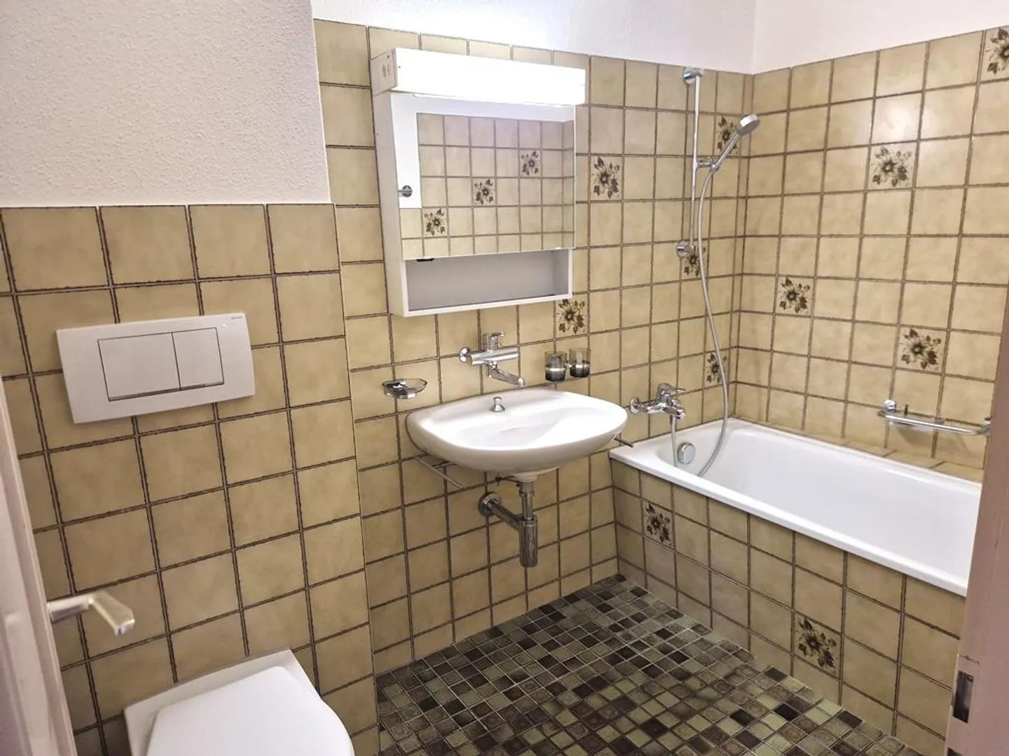 Grosszügige 2-Zimmer Altbau-Wohnung - Foto 8 di 10