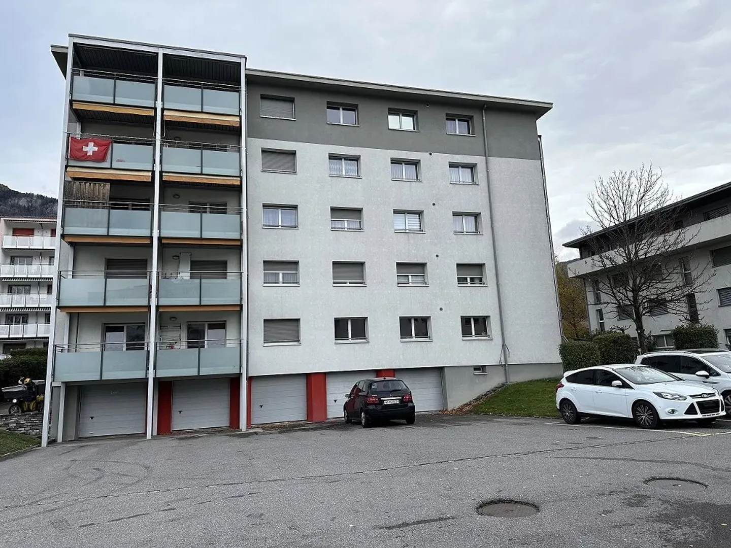 4.5-room apartment on the 4th floor - Photo 2 of 2