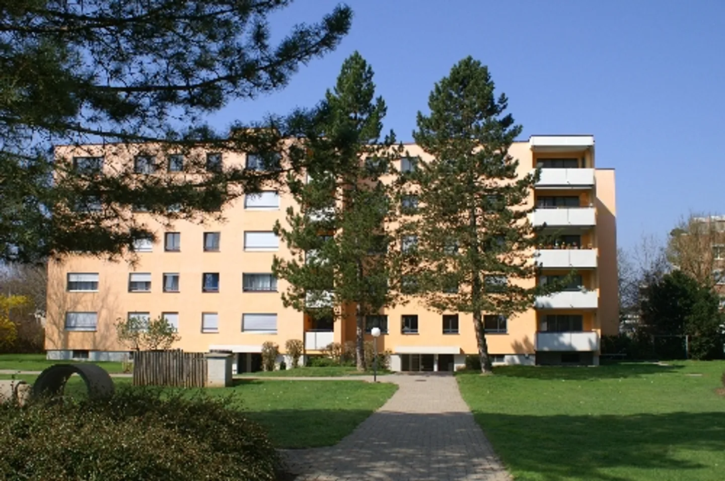 LOUER SANS DÉPÔT - appartement central dans le vert - Photo 1 sur 9