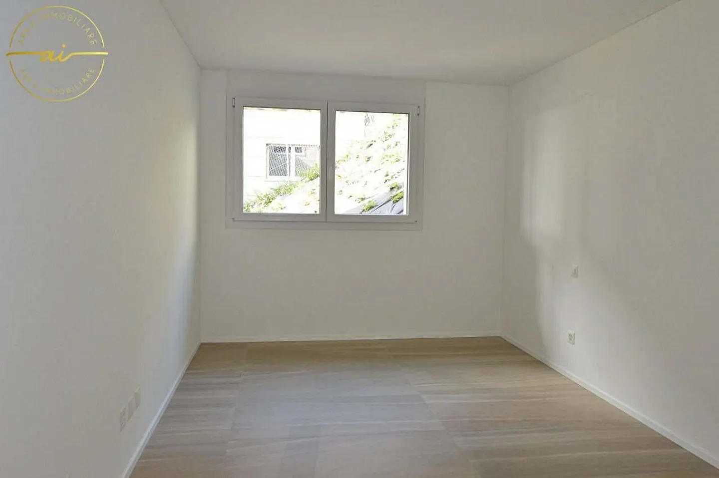 BRIGHT 2.5-ROOM APARTMENT WITH TERRACE IN BALERNA - Photo 5 of 6