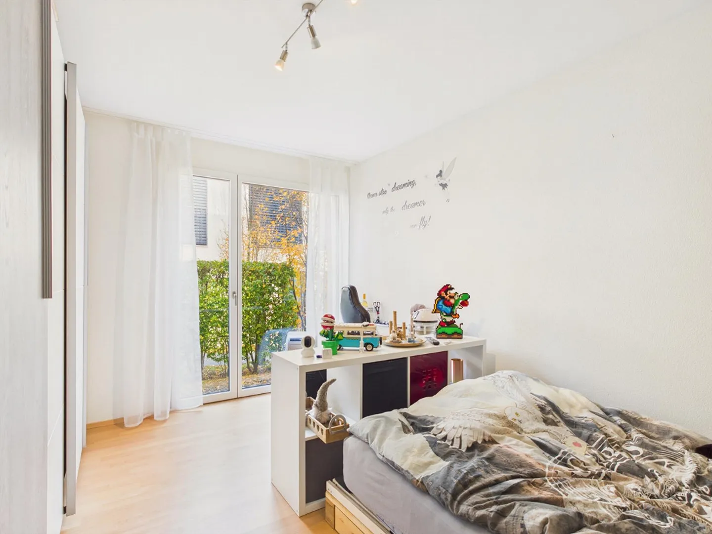 Bright, modern 4.5-room apartment with unique terrace and panoramic view in Spiez - Photo 5 of 11