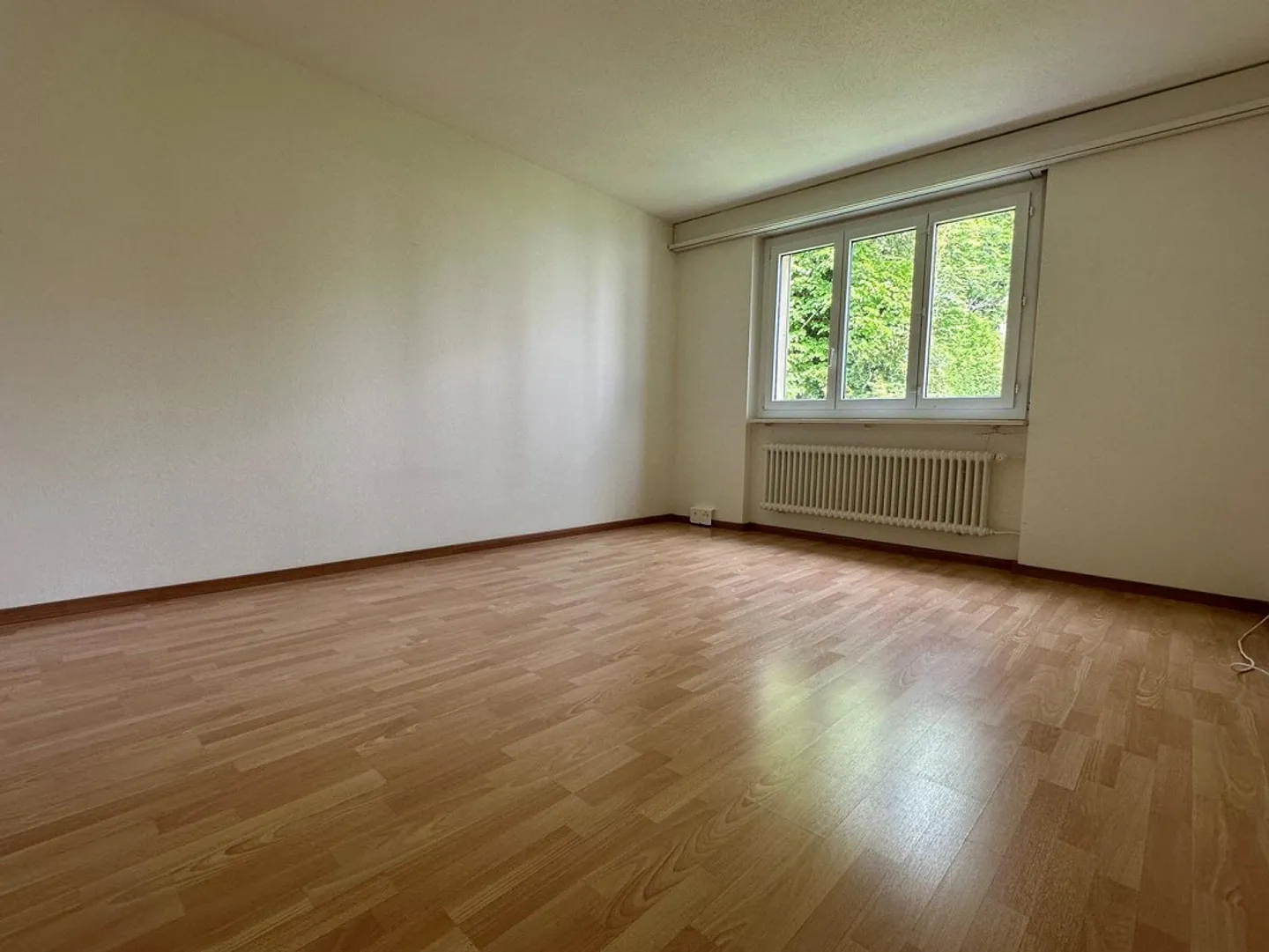 Luminoso appartamento di 3 stanze in una posizione tranquilla a Stansstad in affitto - Foto 4 di 7