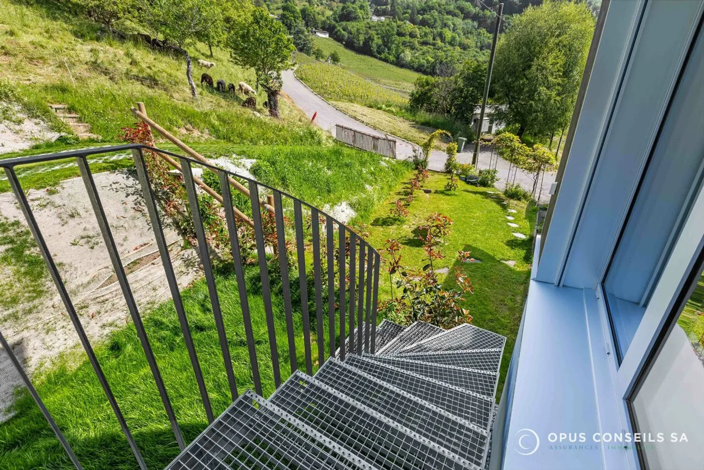 Magnificent 5.5-room duplex in the heart of the vineyard - Photo 12 of 14