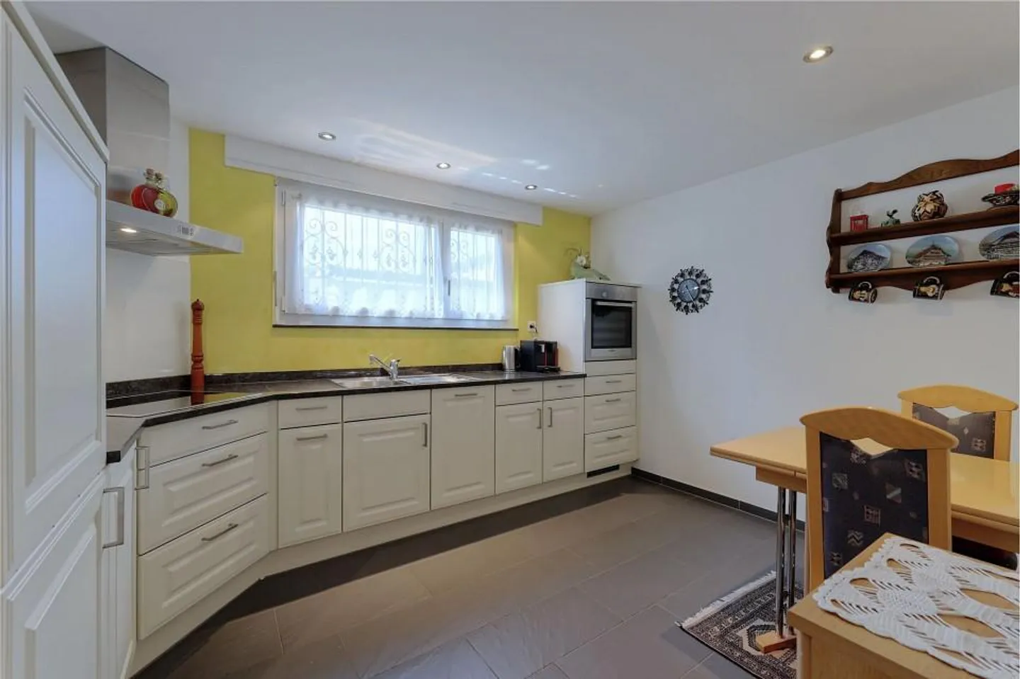 6½-Room Single-Family House with Plenty of Space to Feel Good - Photo 9 of 13