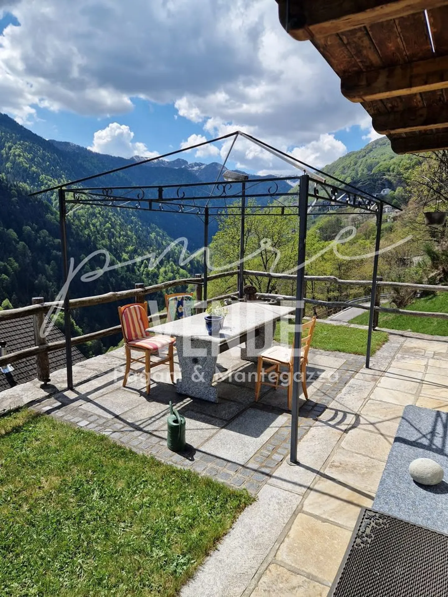 AFFASCINANTE APPARTAMENTO DI 5.0 LOCALI IN CASA BIFAMILIARE RUSTICA CON GROTTINO E GIARDINO PANORAMICO - Foto 4 di 21