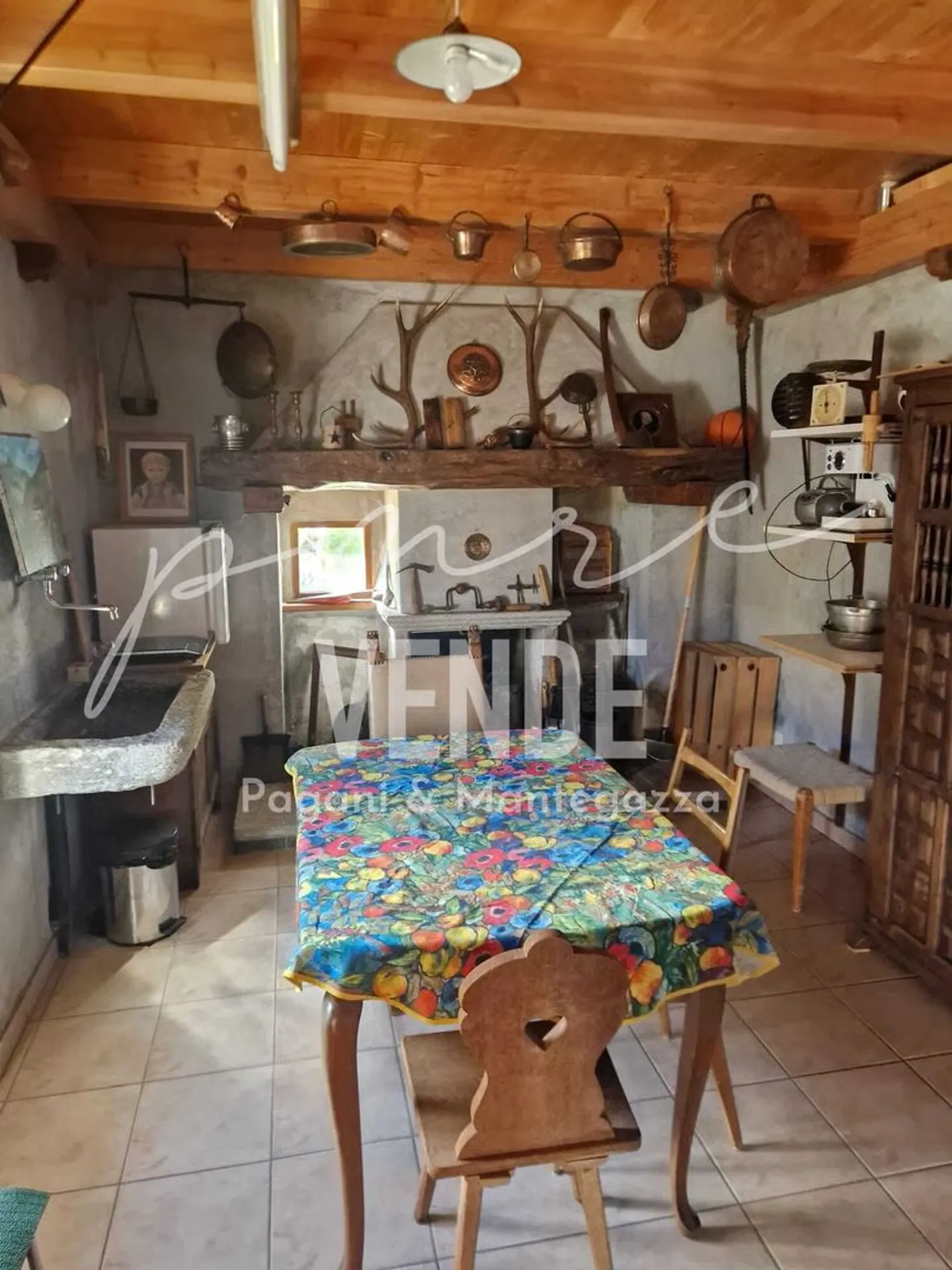 AFFASCINANTE APPARTAMENTO DI 5.0 LOCALI IN CASA BIFAMILIARE RUSTICA CON GROTTINO E GIARDINO PANORAMICO - Foto 10 di 21