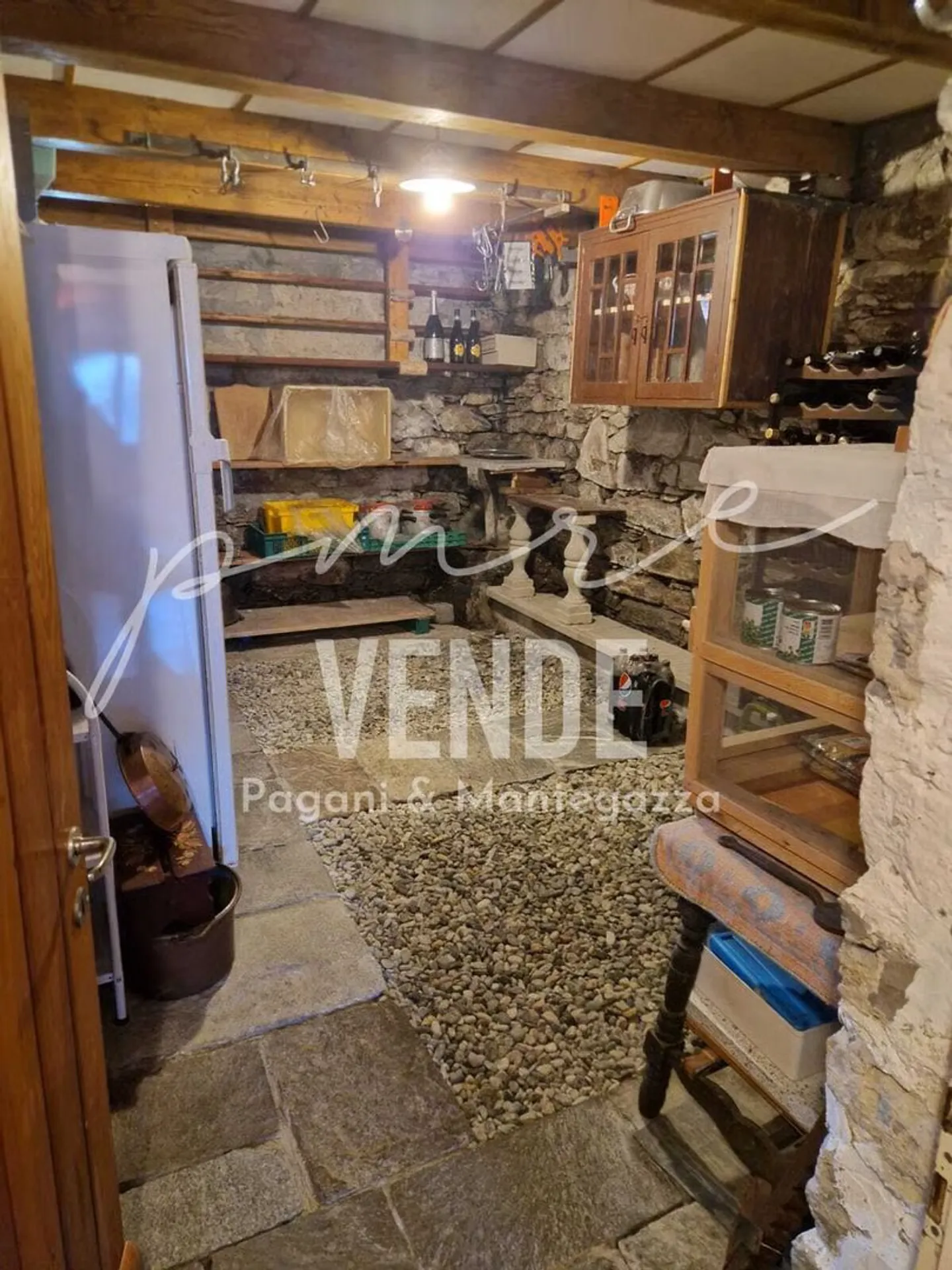 AFFASCINANTE APPARTAMENTO DI 5.0 LOCALI IN CASA BIFAMILIARE RUSTICA CON GROTTINO E GIARDINO PANORAMICO - Foto 11 di 21