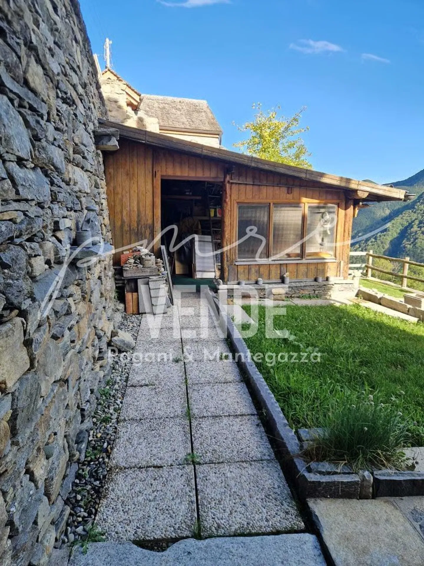 AFFASCINANTE APPARTAMENTO DI 5.0 LOCALI IN CASA BIFAMILIARE RUSTICA CON GROTTINO E GIARDINO PANORAMICO - Foto 15 di 21