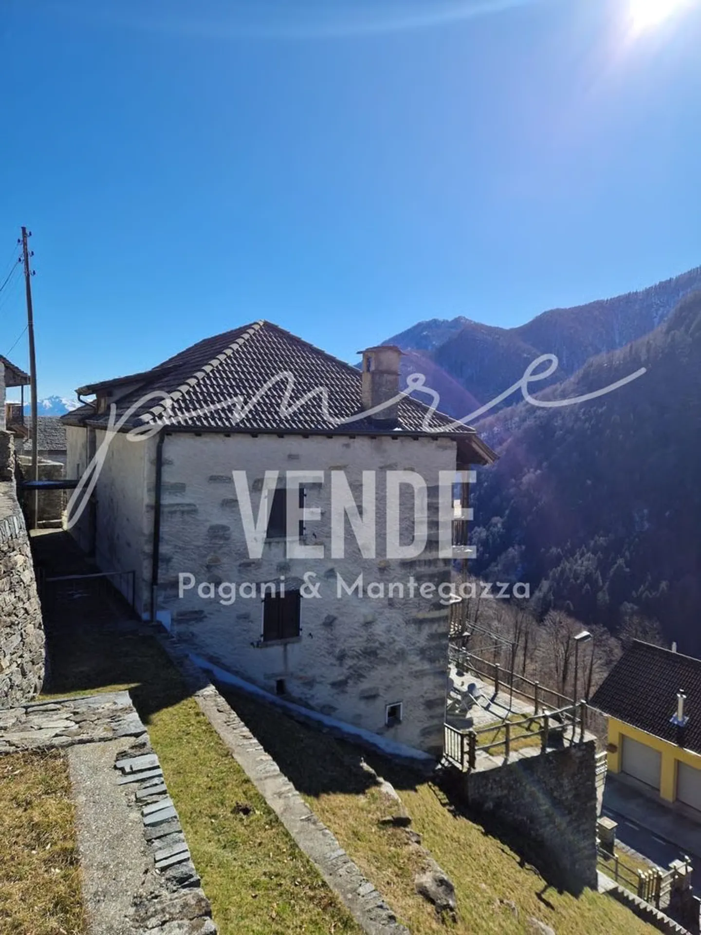 AFFASCINANTE APPARTAMENTO DI 5.0 LOCALI IN CASA BIFAMILIARE RUSTICA CON GROTTINO E GIARDINO PANORAMICO - Foto 18 di 21