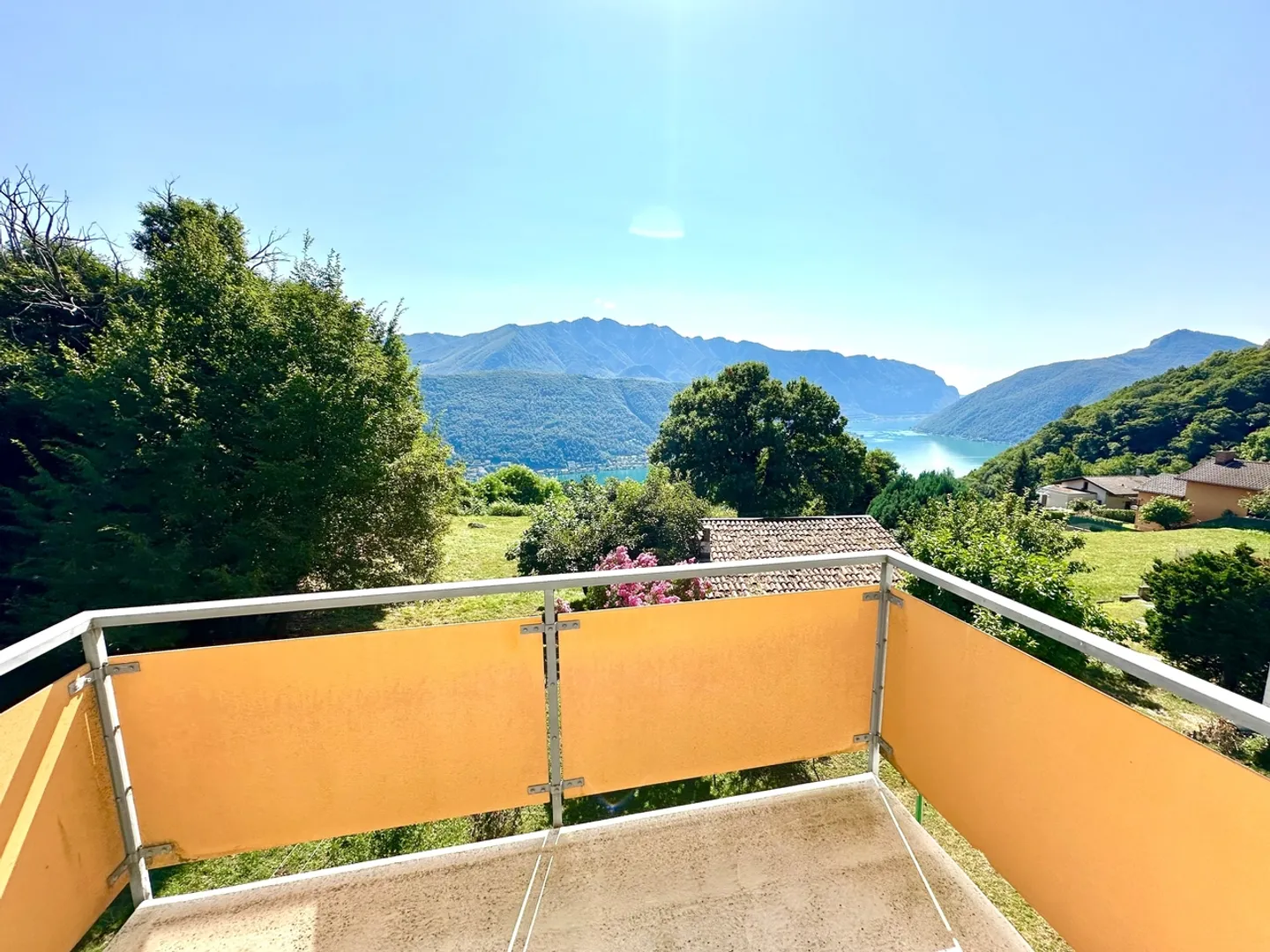 Attique Élégant de 3,5 Pièces avec Vue sur le Lac de Lugano - Photo 9 sur 11