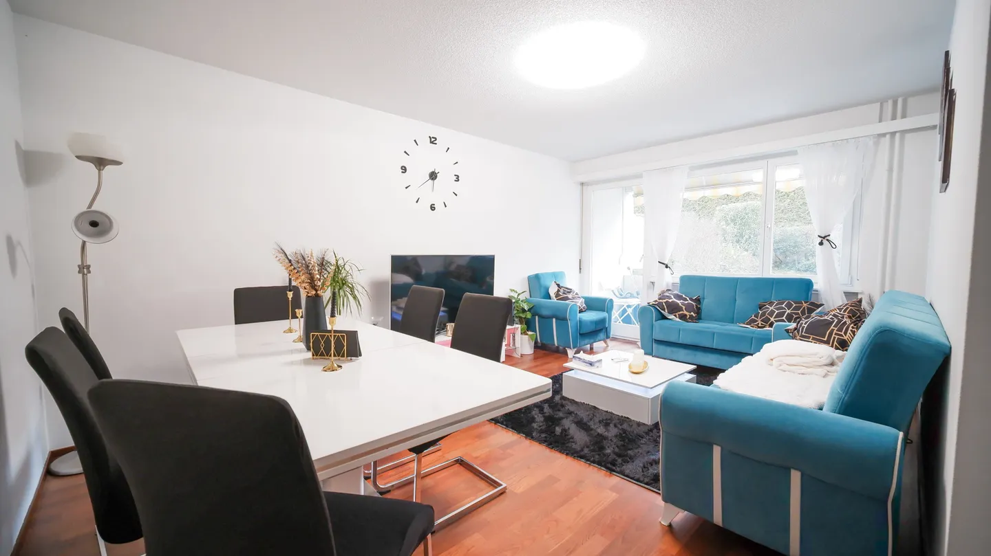 Modernes Apartment in Binningen - Foto 4 von 13