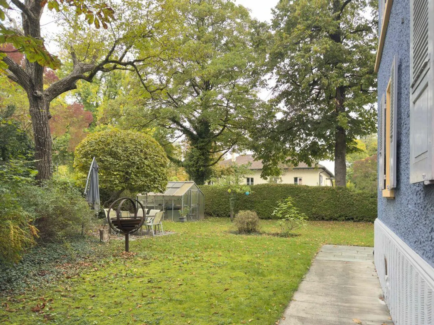 Representative 6.5-room old building apartment with generous 209 m² living space - Photo 17 of 25