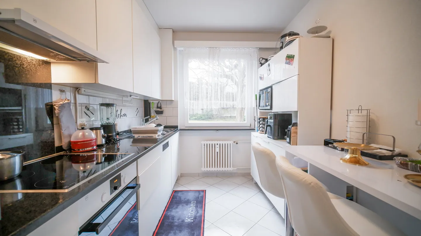 Modernes Apartment in Binningen - Foto 6 von 13