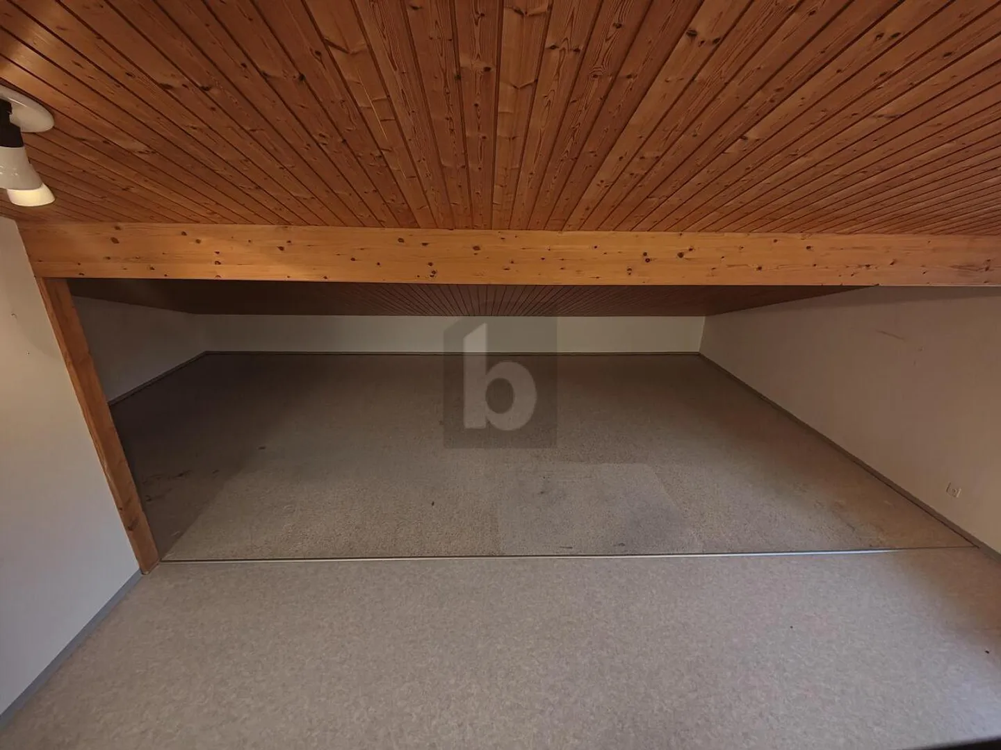 HIGH FREQUENCY AT ATTRACTIVE LOCATION - Photo 5 of 6