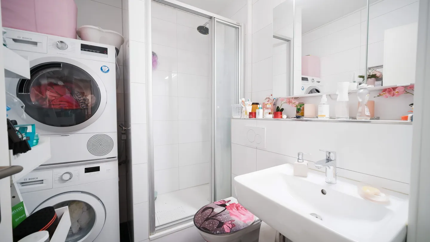 Modernes Apartment in Binningen - Foto 10 von 13