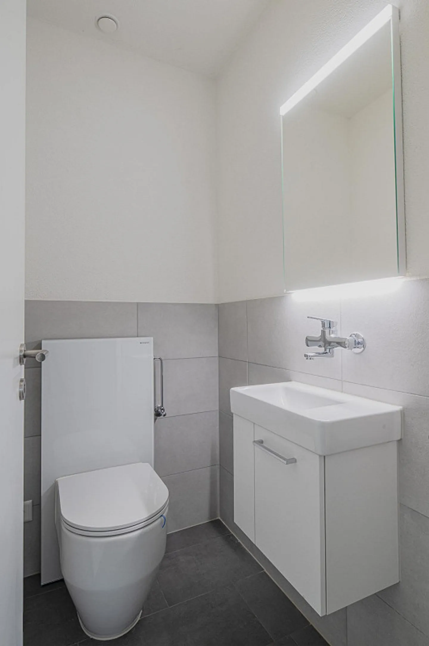 Ampio appartamento attico di 5,5 locali nel cuore di Kloten - Foto 7 di 8