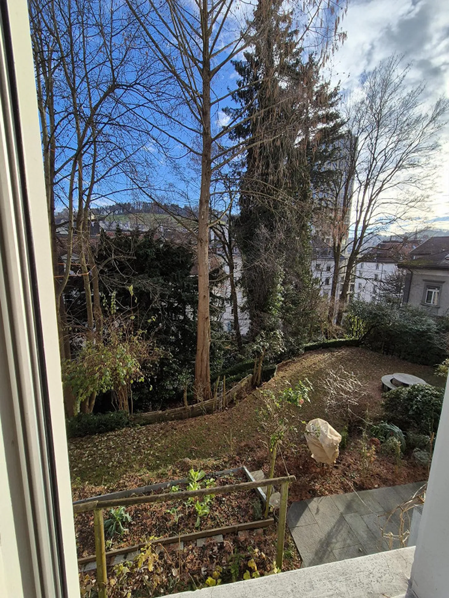 Lussuoso e luminoso appartamento Art Nouveau di 3 locali con salotto in giardino - Foto 8 di 10