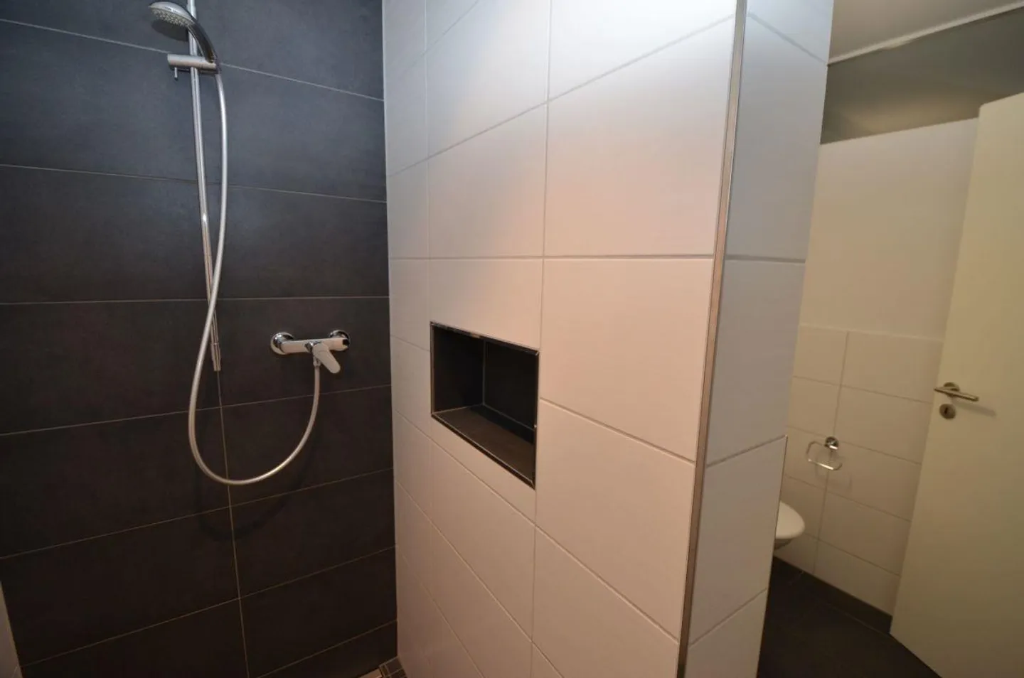 Grosszügige 5.5 Wohnung mit Fernblick ins Grüne - Photo 8 of 11