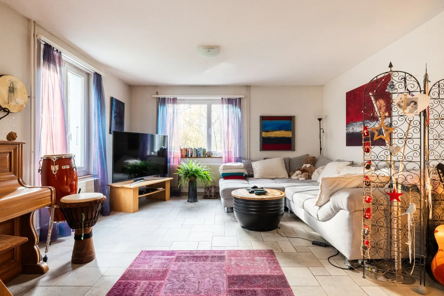 Adatto alle famiglie e vicino alla natura: Ampia casa bifamiliare con molto spazio esterno - Foto 2 di 21