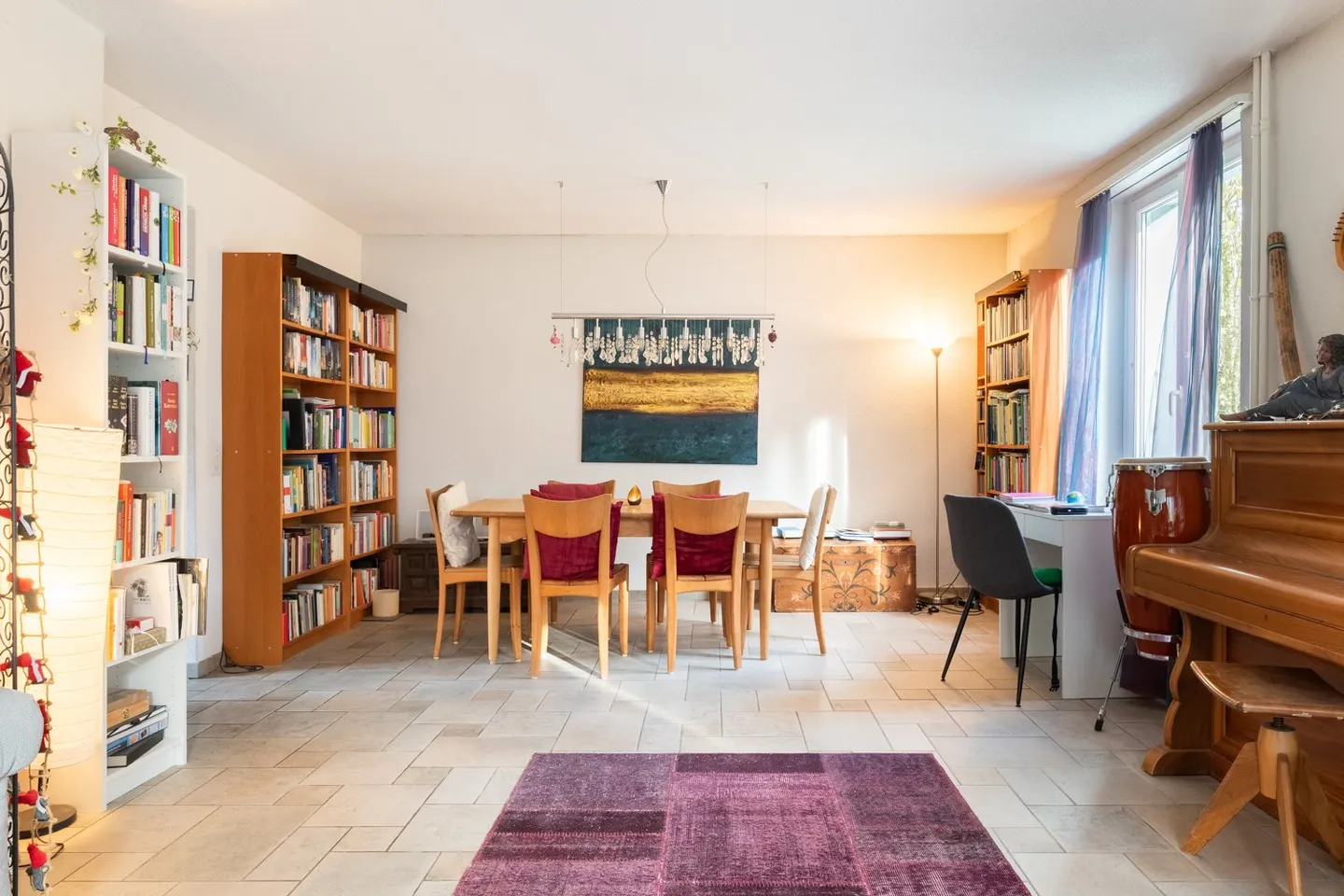 Adatto alle famiglie e vicino alla natura: Ampia casa bifamiliare con molto spazio esterno - Foto 3 di 21