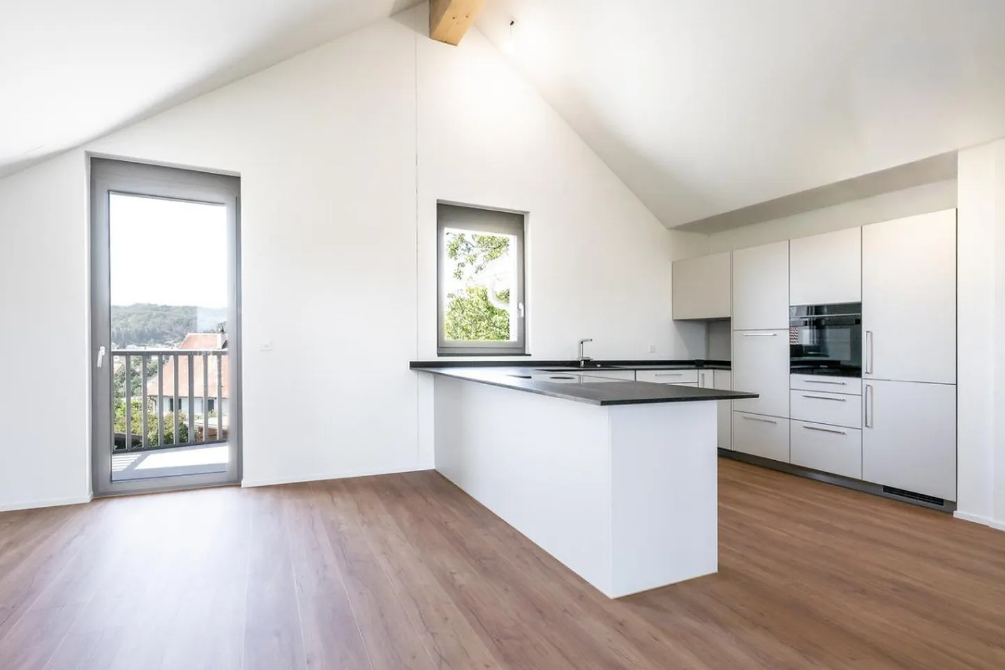 Fantastico attico con carattere di proprietà - Foto 1 di 14