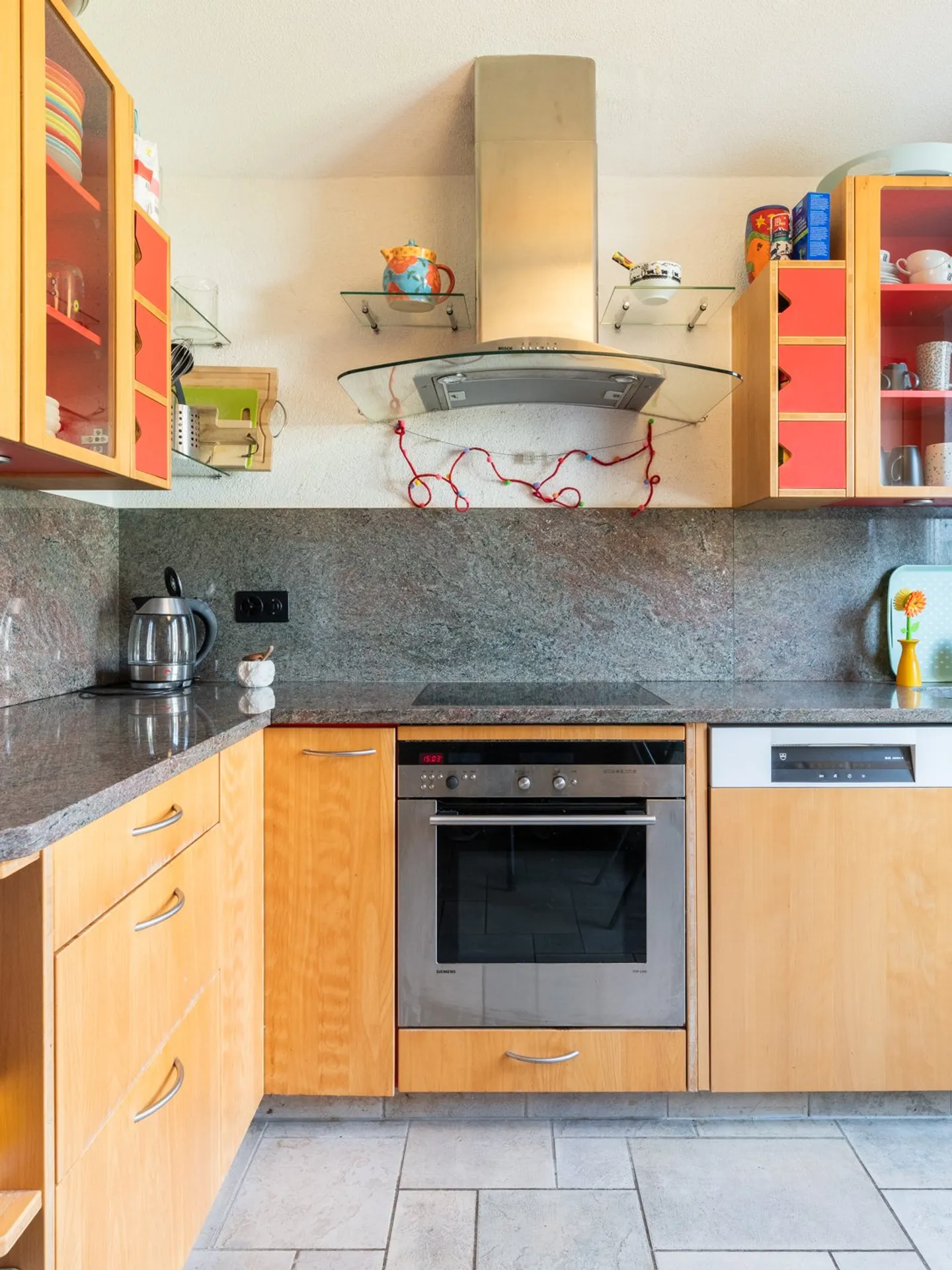 Adatto alle famiglie e vicino alla natura: Ampia casa bifamiliare con molto spazio esterno - Foto 6 di 21