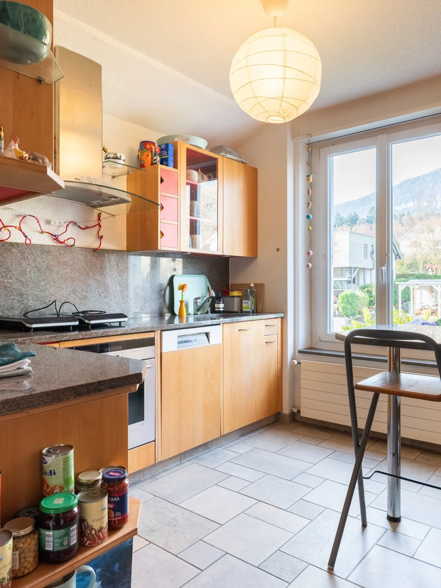 Adatto alle famiglie e vicino alla natura: Ampia casa bifamiliare con molto spazio esterno - Foto 5 di 21