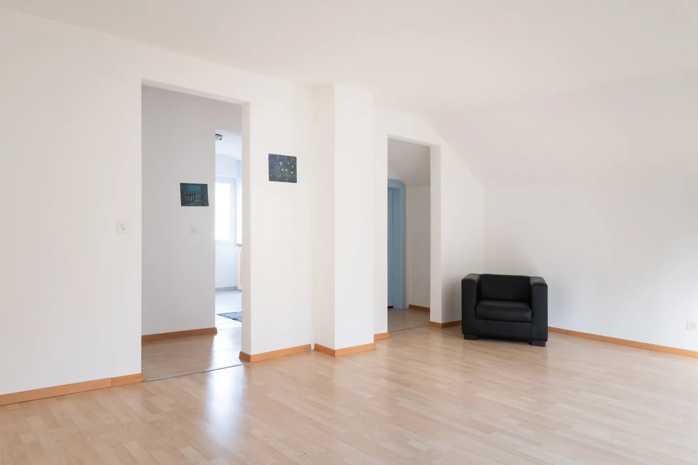 Adatto alle famiglie e vicino alla natura: Ampia casa bifamiliare con molto spazio esterno - Foto 14 di 21