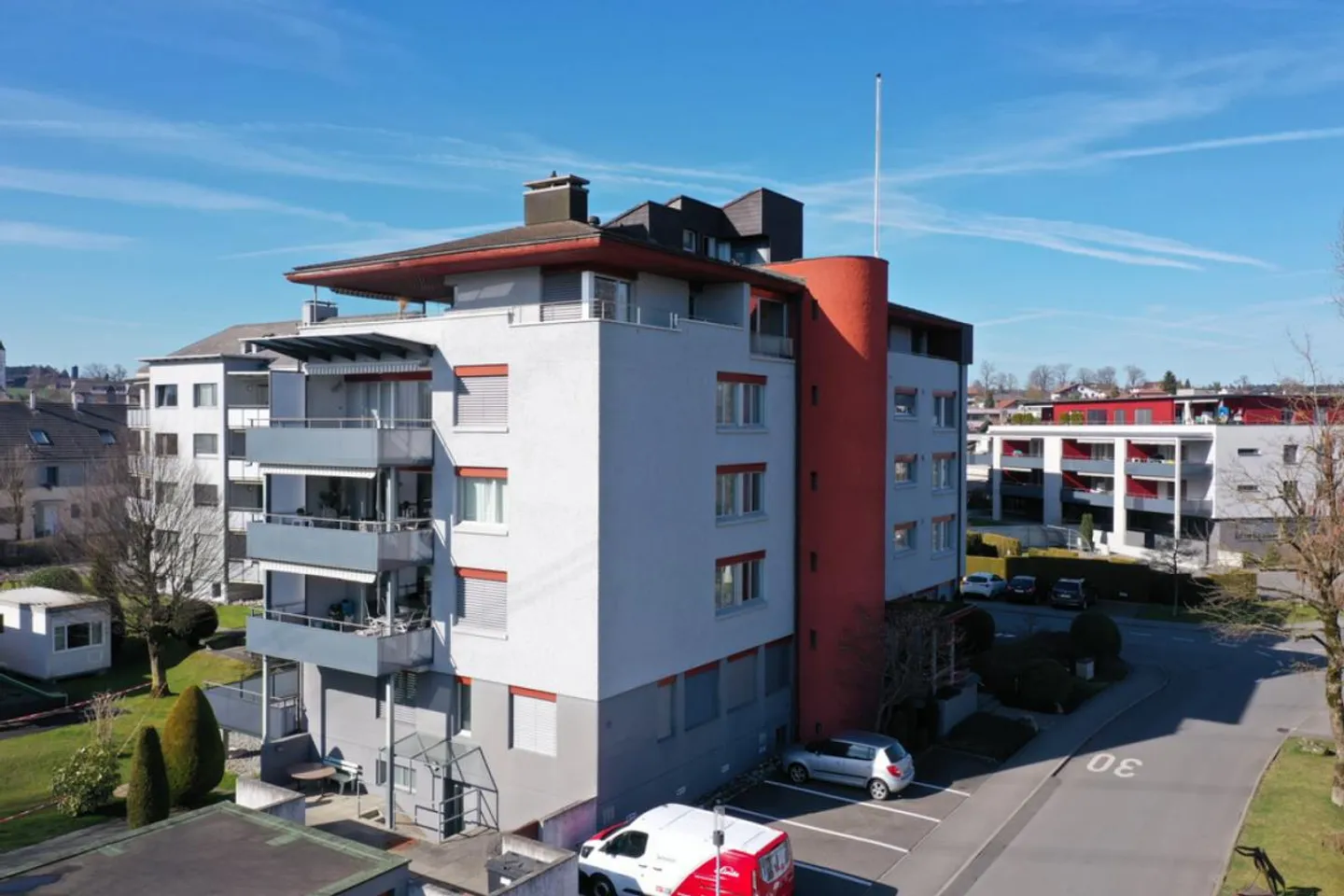 Piano spazioso con vista lontana - Foto 1 di 12