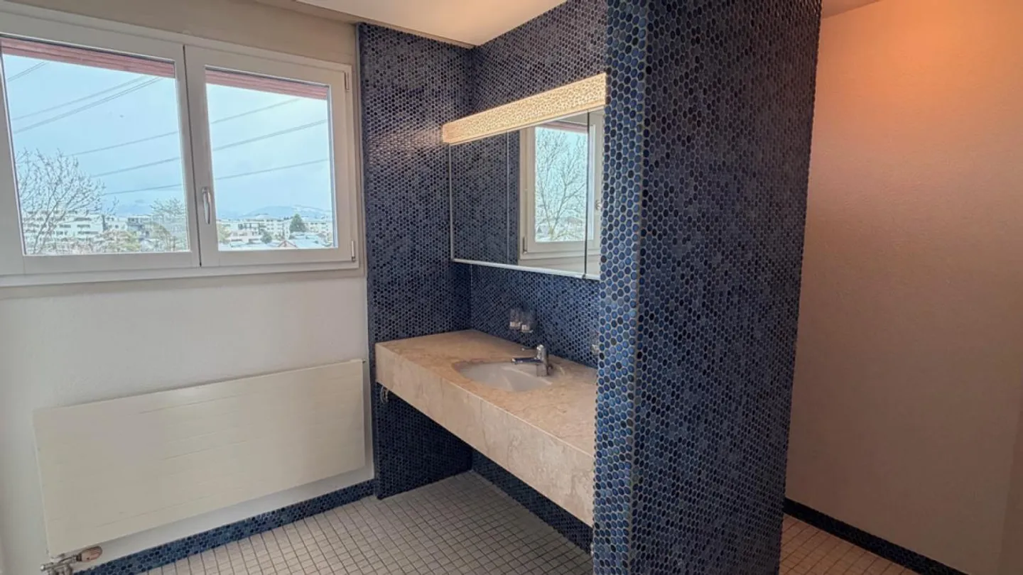 Piano spazioso con vista lontana - Foto 7 di 12