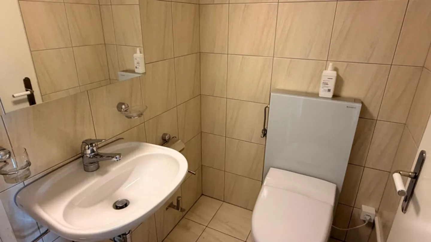 Piano spazioso con vista lontana - Foto 10 di 12