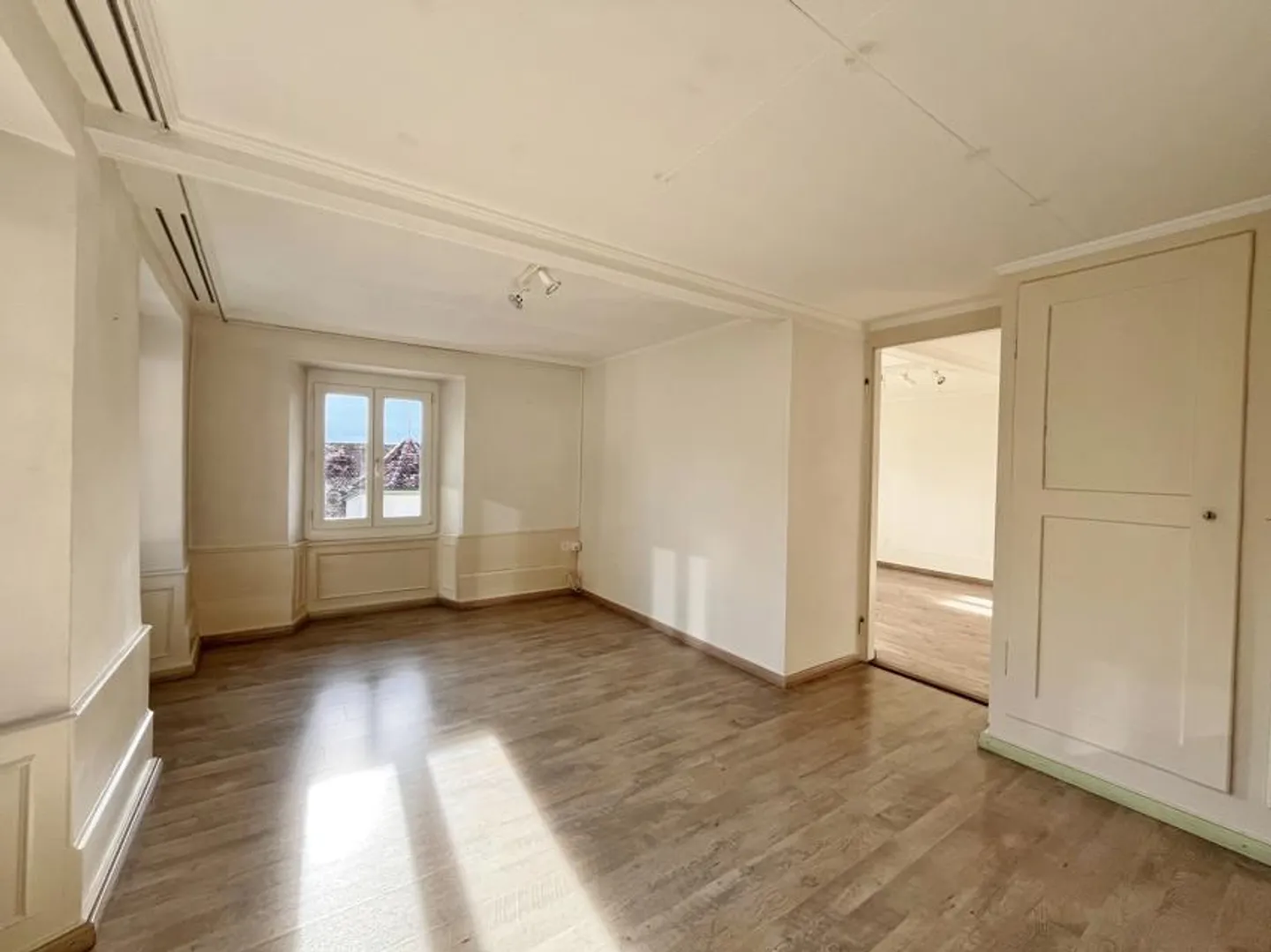 hübsche 3.5-Zimmer Wohnung mit schöner See- und Bergsicht - Foto 6 von 11