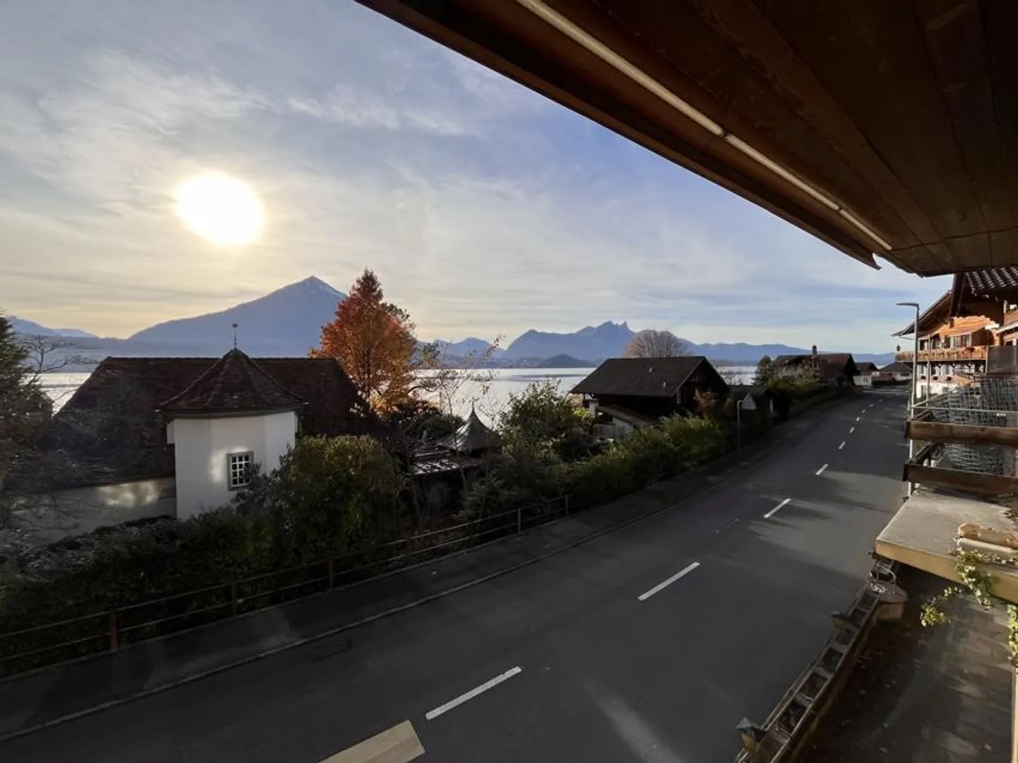 hübsche 3.5-Zimmer Wohnung mit schöner See- und Bergsicht - Foto 10 von 11