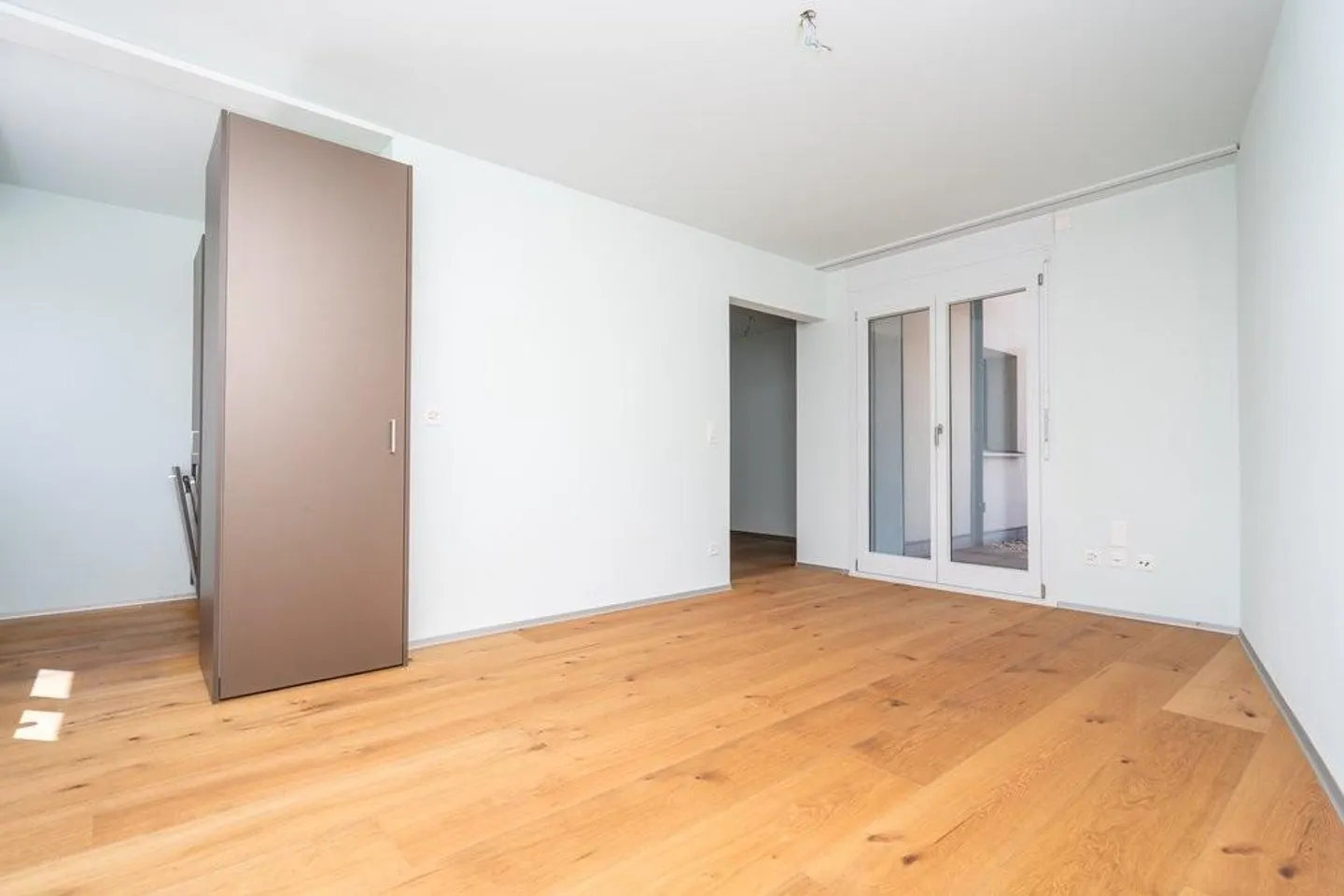 Emplacement de choix, moderne - Votre nouveau chez-vous au bord du canal Zihl ! - Photo 3 sur 7