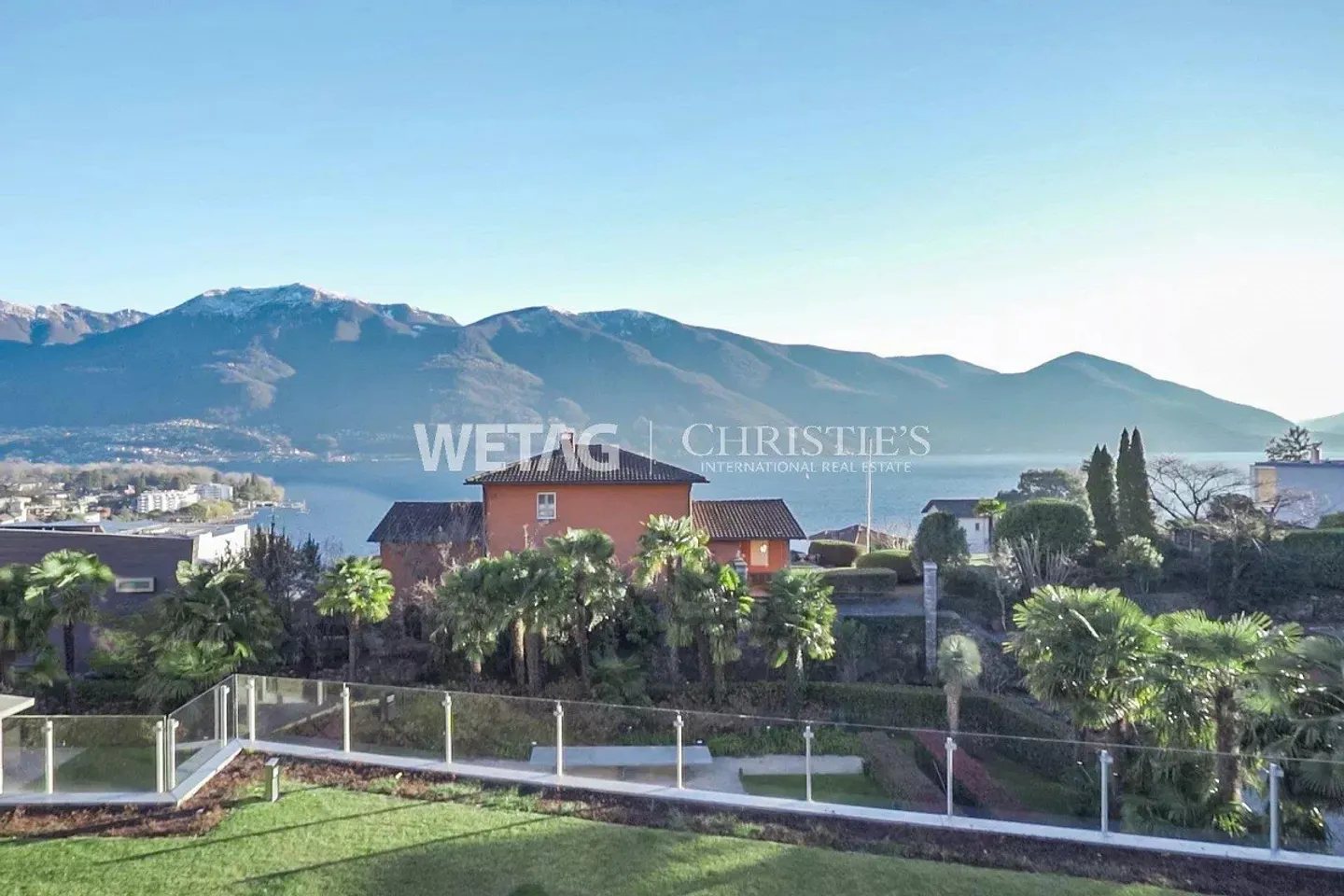 Appartamento duplex di lusso con giardino privato e vista mozzafiato in vendita ad Ascona - Foto 1 di 13