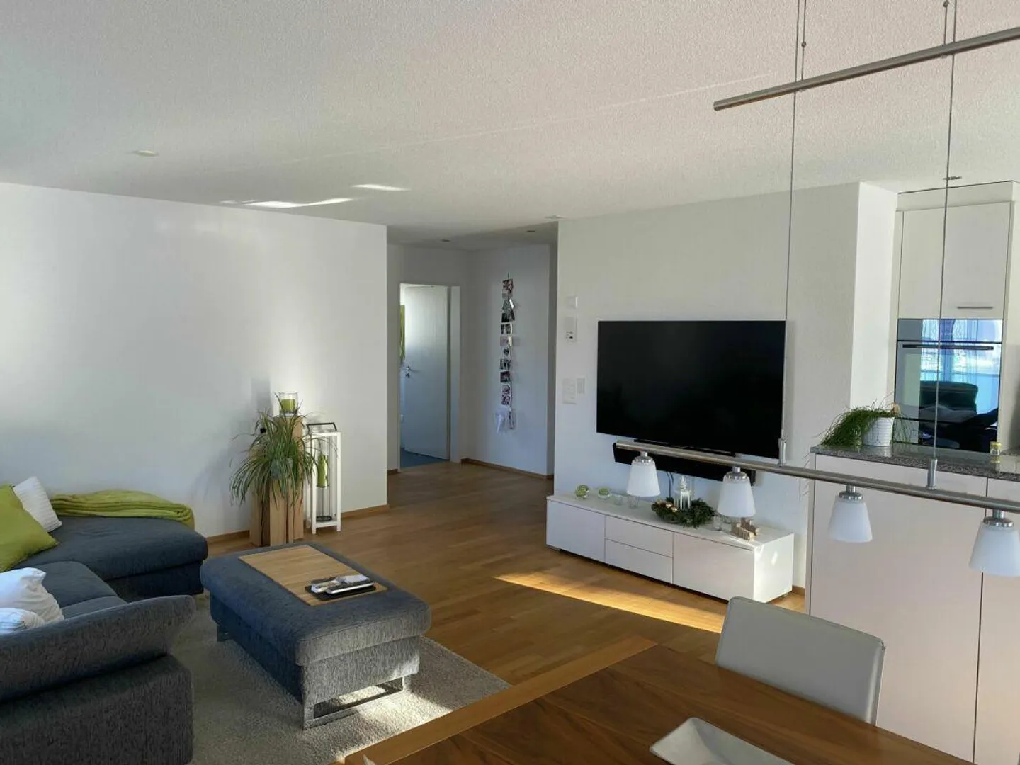 Modernes 3.5-Zimmer-Apartment - Foto 4 von 10