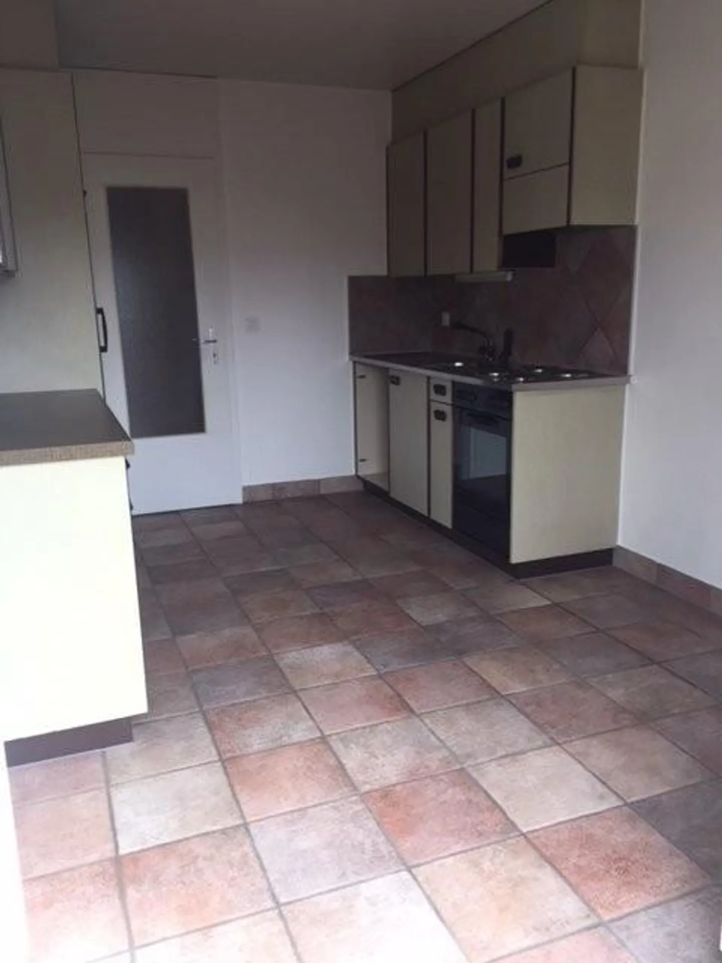 Appartement Charmant dans Quartier Familial - Photo 2 sur 11