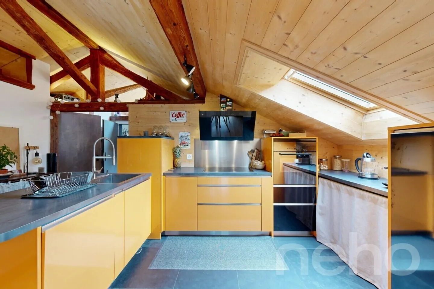 Gebäude mit 2 Wohnungen 3.5 + 1 Dachgeschoss 3.5 vollständig renoviert. - Foto 4 von 12