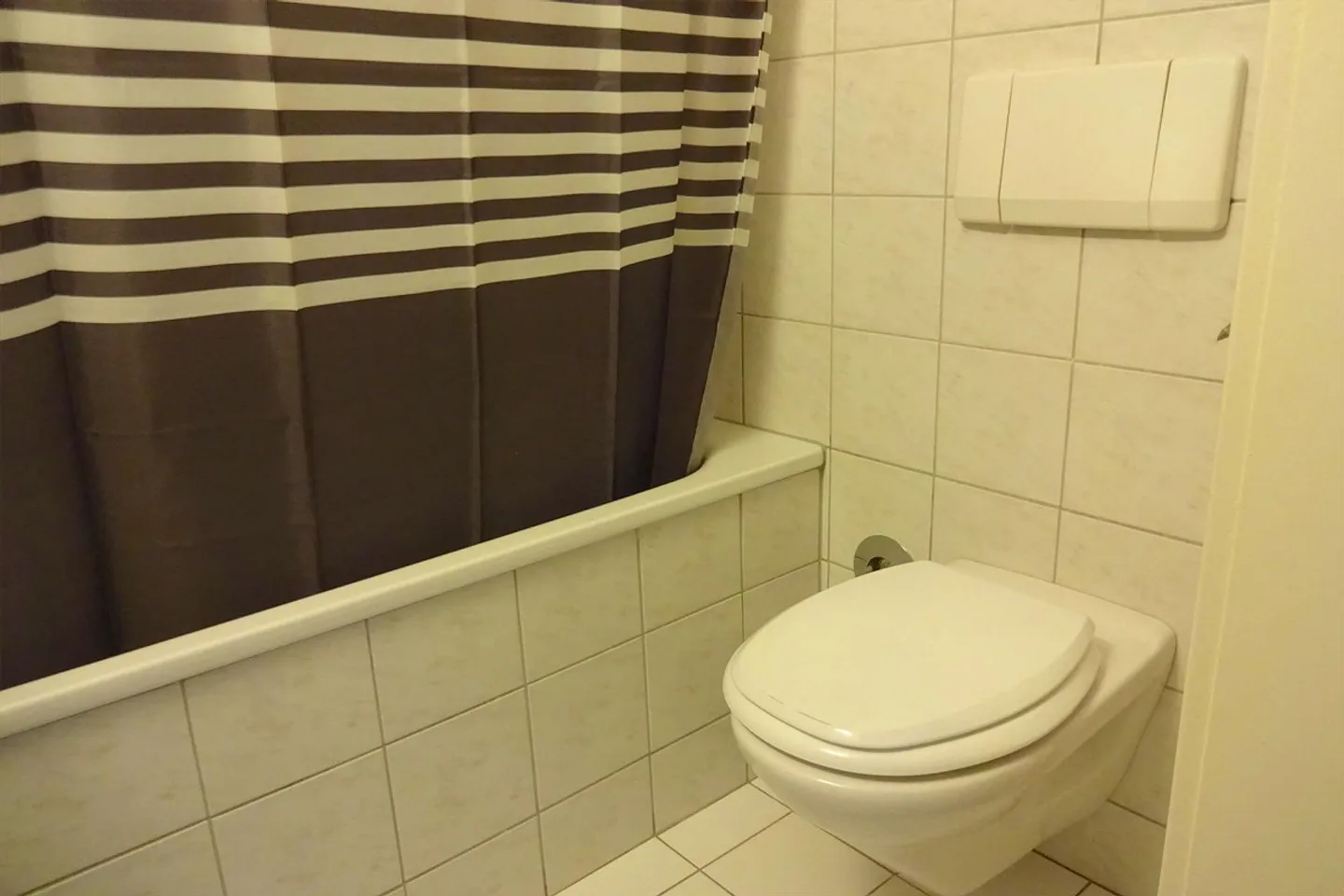 Camera arredata in una posizione tranquilla - Foto 7 di 10