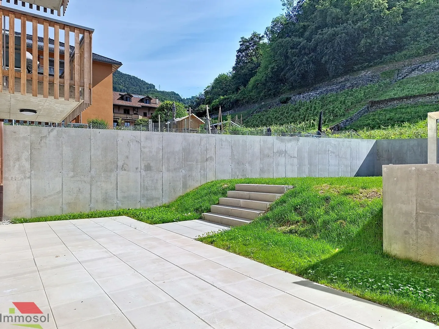 Appartamento moderno con giardino - Foto 3 di 9