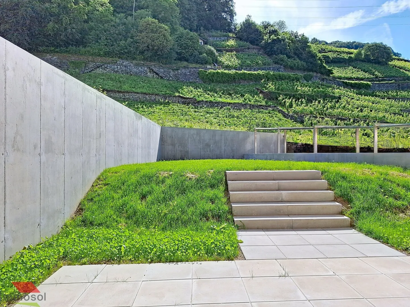 Appartamento moderno con giardino - Foto 4 di 9