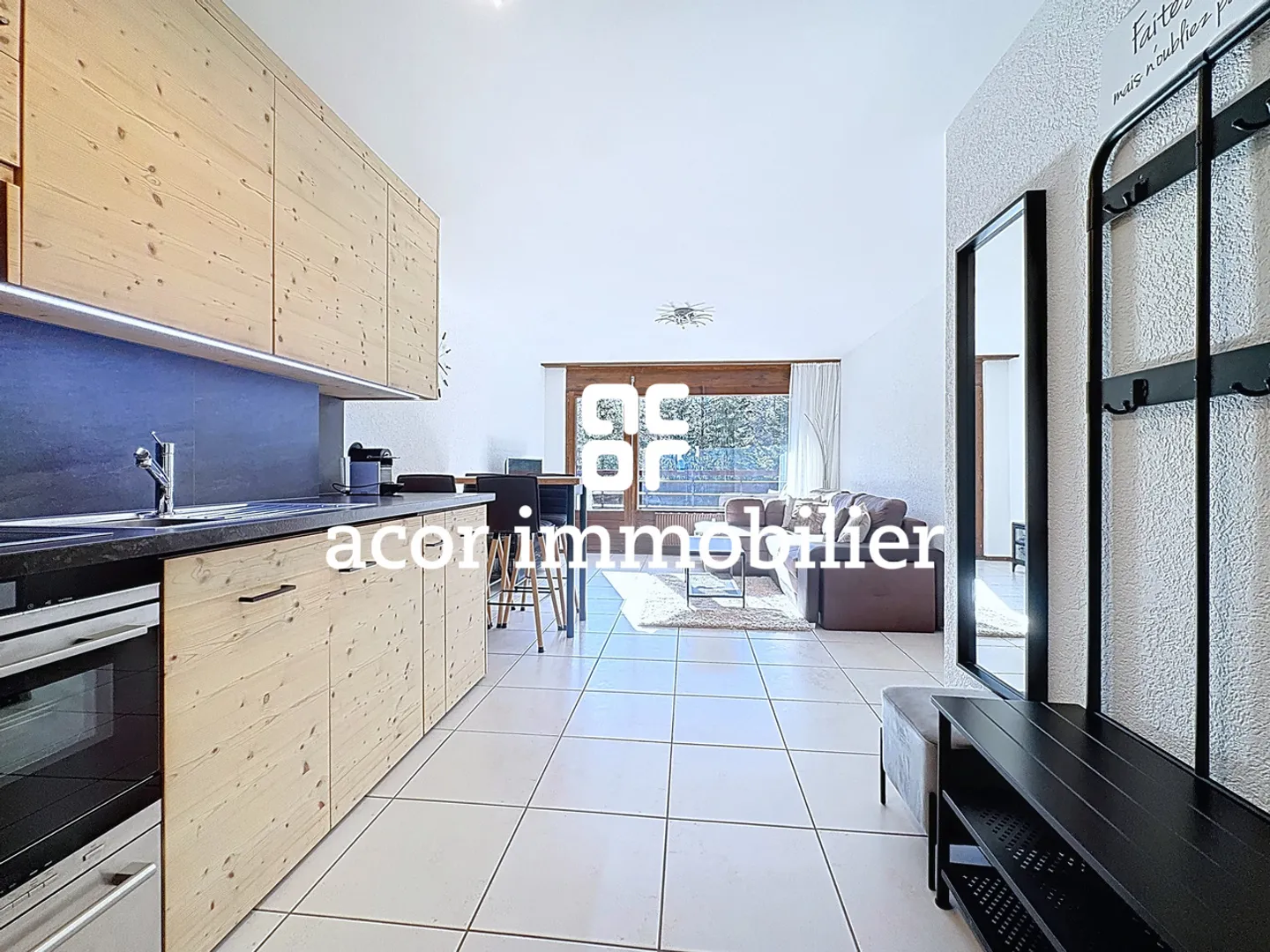 Bellissimo appartamento di 2,5 stanze ristrutturato, a due passi dal centro di Crans - Foto 2 di 5